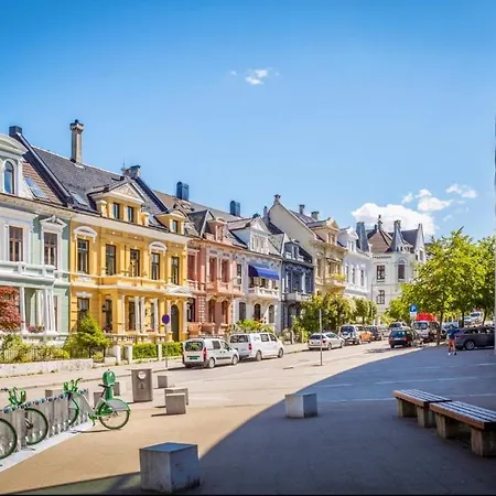Lys Med Terrasse 10 Min Til Bryggen Bergen